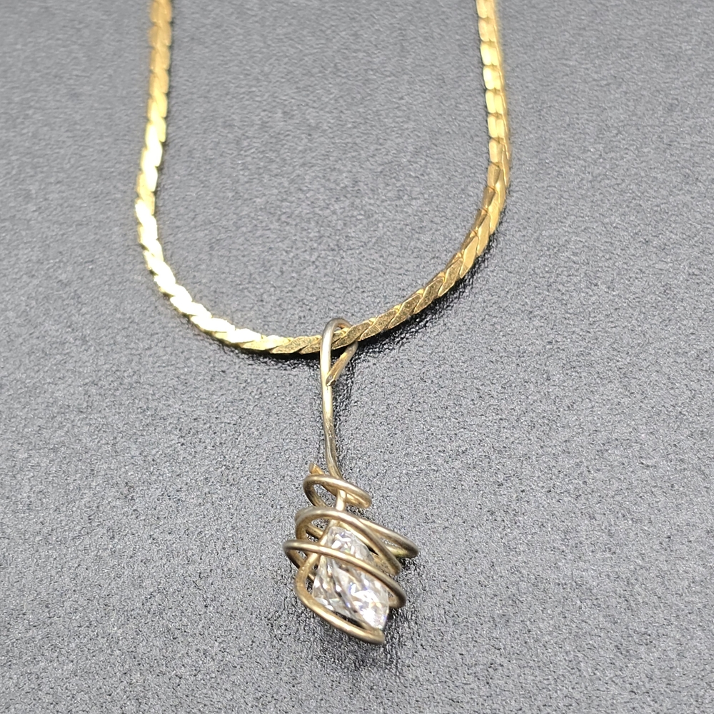 VTG Napier Gold Tone CZ Pendant Necklace Wire Wrap Marquise Herringbone 22”